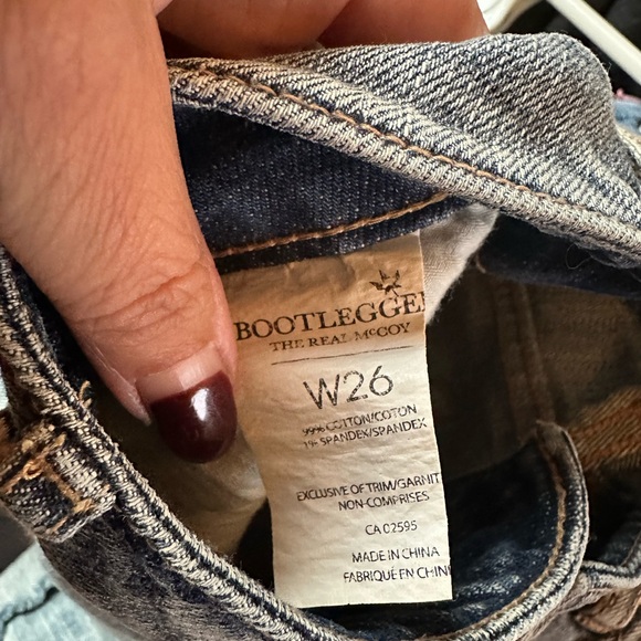 Bootlegger ladies Jean shorts 🩳 - Picture 5 of 6